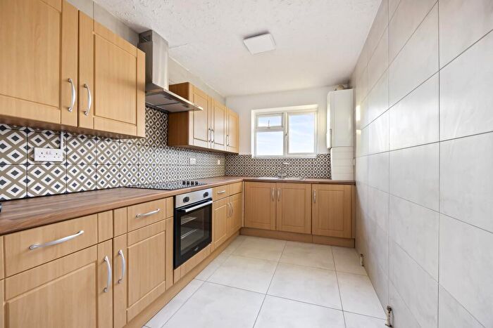 2 Bedroom Flat To Rent In Davigdor Road, Hove, BN3