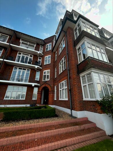 2 Bedroom Apartment To Rent In Surbiton, Surrey, KT6