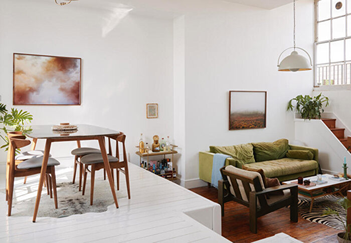 2 Bedroom Apartment For Sale In Schoolbell Mews, London, E3