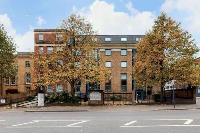 2 Bedroom Flat To Rent In Angel Point, City Road, London, EC1V