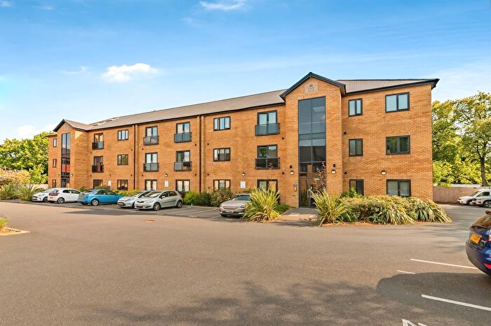 1 Bedroom Flat For Sale In Foxhill Road East, Carlton, Nottingham, NG4
