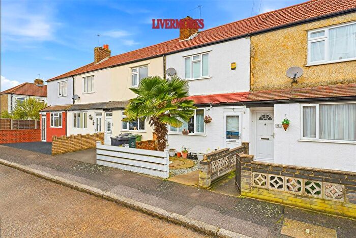 2 Bedroom Terraced House For Sale In Finchley Close, Dartford, DA1