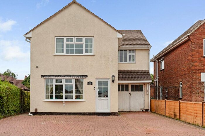 3 Bedroom Detached House For Sale In Fairfield Avenue, Scartho, Grimsby, N.E Lincolnshire, DN33