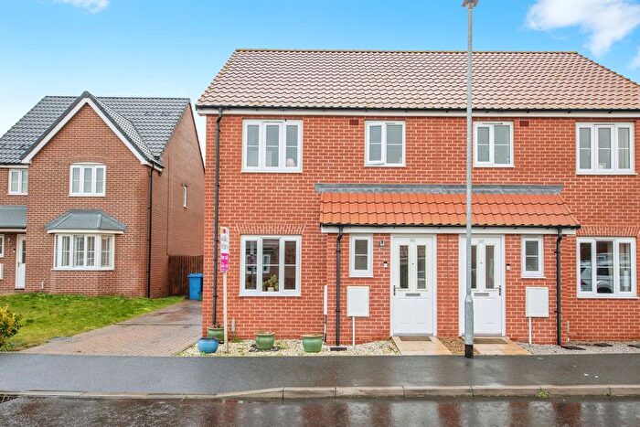 3 Bedroom Semi Detached House For Sale In Grace Farrant Road, Great Cornard, Sudbury, CO10