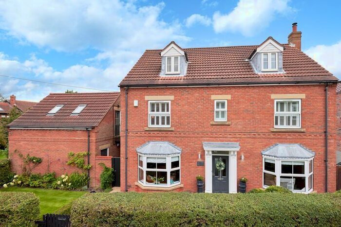 5 Bedroom Detached House For Sale In Paddock Lodge, Hirst Road, Chapel Haddlesey, YO8