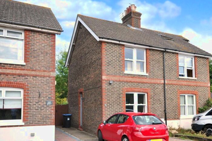3 Bedroom Semi-Detached House To Rent In Haversham Close, Smallfield, Surrey, RH6