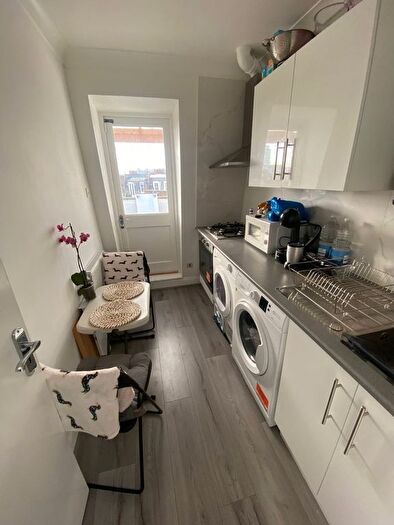 2 Bedroom Flat To Rent In Warwick Road, London, SW5