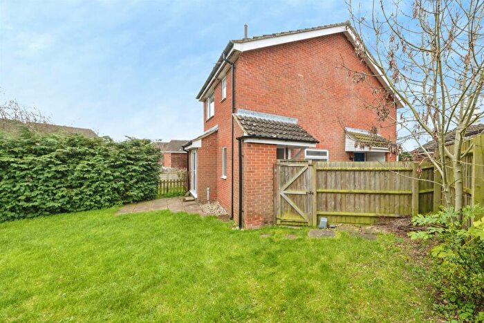 1 Bedroom Cluster House For Sale In Small Crescent, Buckingham, MK18