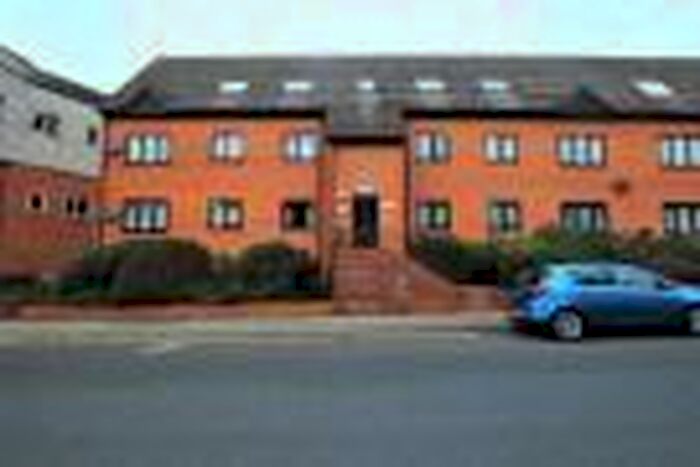 2 Bedroom Flat To Rent In Portland Road, Rushden, NN10
