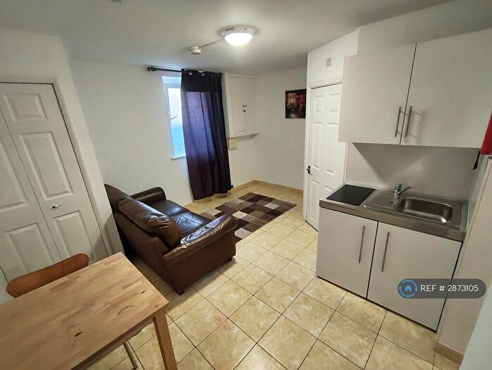 Studio To Rent In Princess Street, Luton, LU1