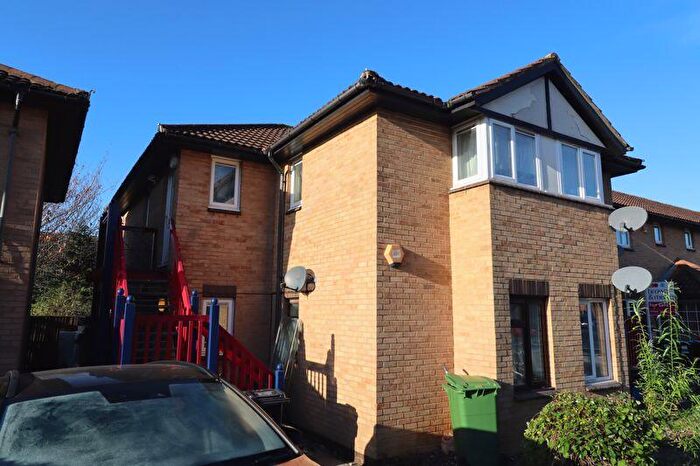1 Bedroom Property For Sale In Pomander Crescent, Walnut Tree, Milton Keynes, MK7
