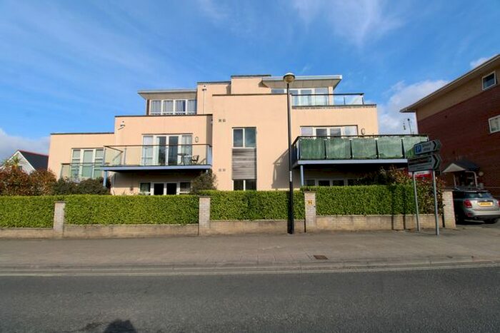 2 Bedroom Flat To Rent In Victoria Road, Ferndown, BH22