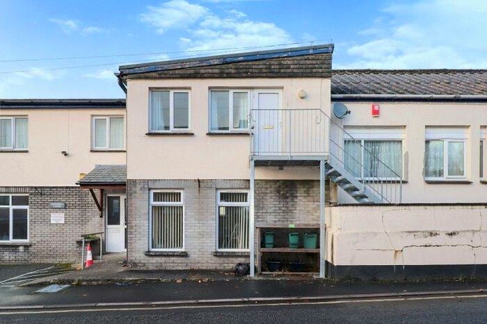2 Bedroom Flat To Rent In Holsworthy, Devon, EX22
