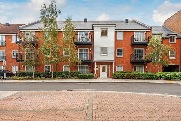 1 Bedroom Flat For Sale In Swinton Court, Mere Road, Dunton Green, Sevenoaks, Kent, TN14