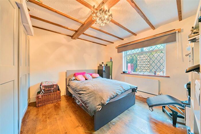 5 Bedroom Detached House For Sale In Ambleside Road, Lightwater, Surrey, GU18