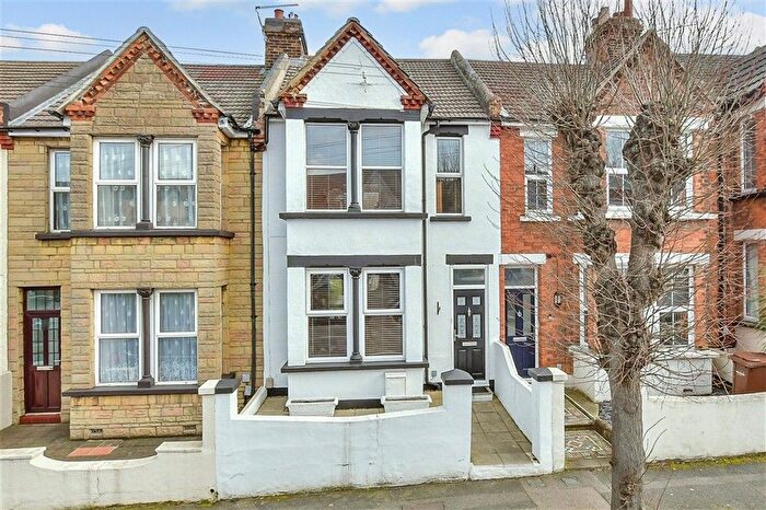 4 Bedroom Terraced House For Sale In Rock Avenue, Gillingham, Kent, ME7