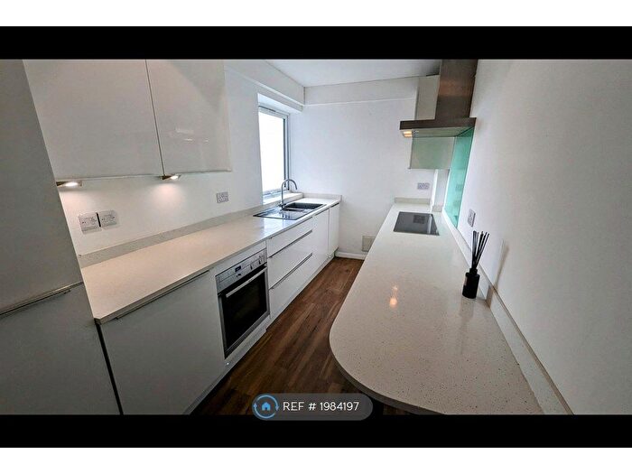 2 Bedroom Flat To Rent In Greville Lodge, London, N12