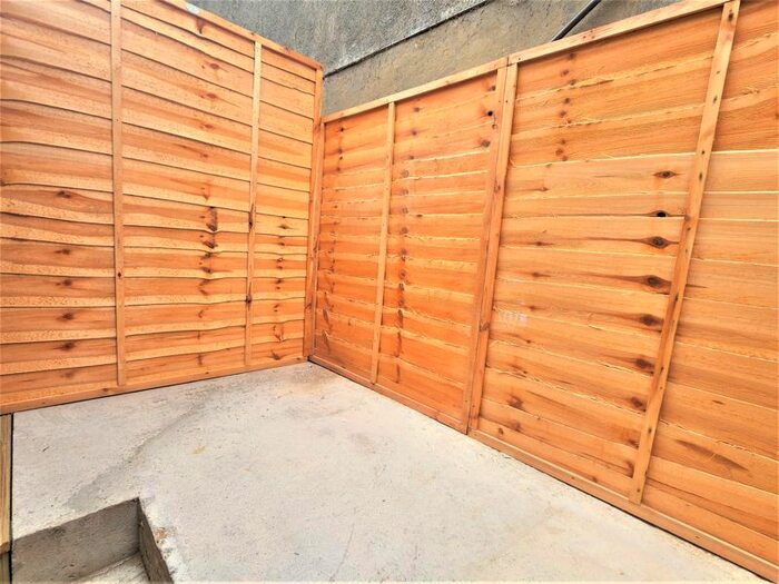 Property To Rent In Queens Parade, Green Lanes, London, N8