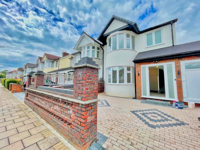 5 Bedroom Semi-Detached House To Rent In Weighton Road, Harrow Weald, HA3