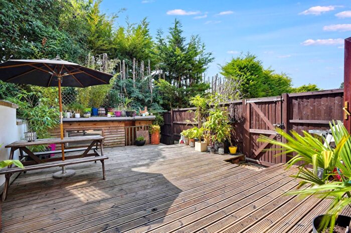 3 Bedroom Semi-Detached House For Sale In Church Street, Tovil, ME15