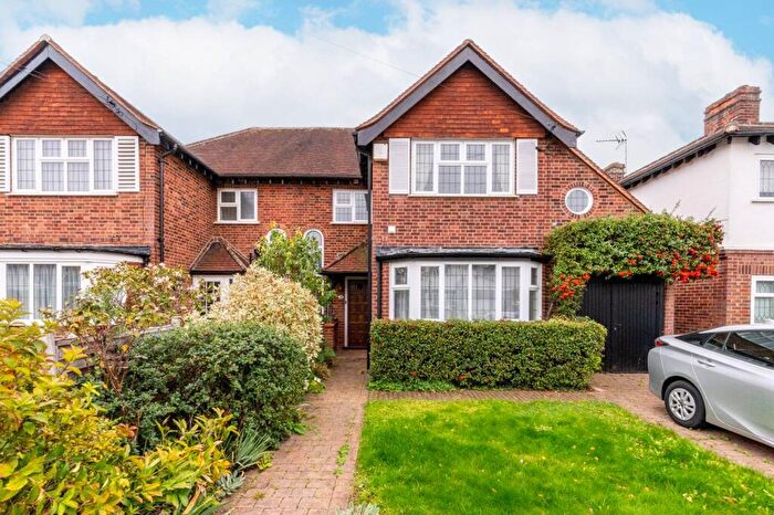 3 Bedroom Semi Detached House For Sale In Overdale Avenue, New Malden, KT3