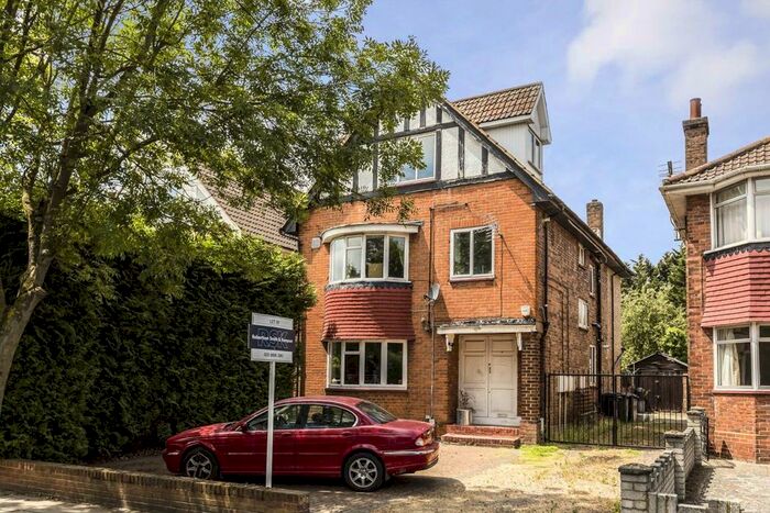 2 Bedroom Flat To Rent In Perryn Road, London, W3