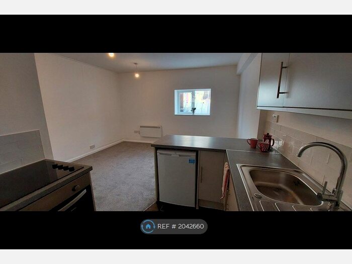 1 Bedroom Flat To Rent In Kingston Court, Cannock, WS11