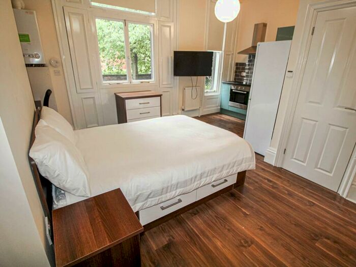 Studio To Rent In Clarendon Road, Leeds, West Yorkshire, LS2