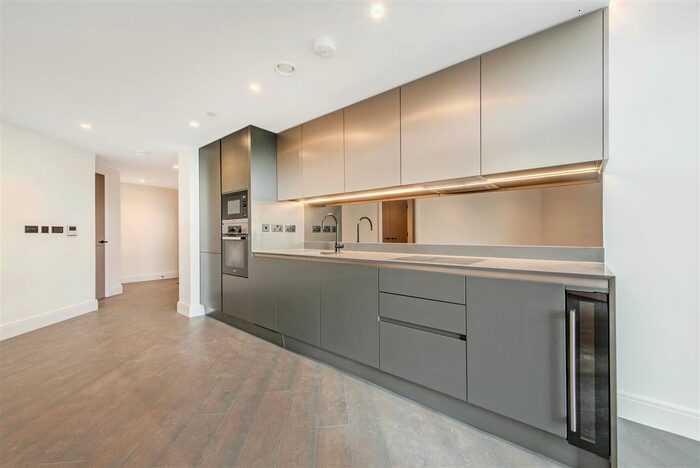 1 Bedroom Flat To Rent In The Dumont, Albert Embankment, Vauxhall, London, SE1