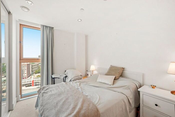 1 Bedroom Flat To Rent In Streamlight Tower, Province Square, E14