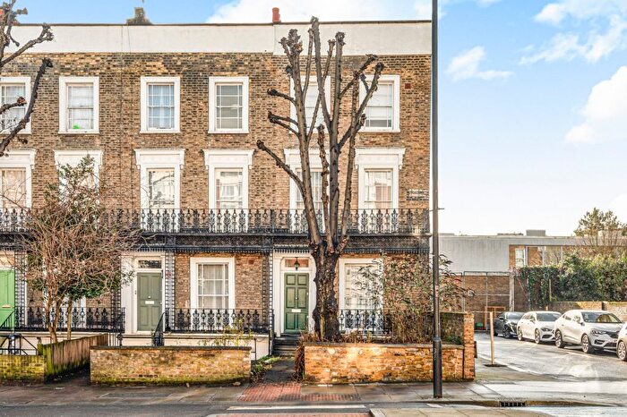 2 Bedroom Flat For Sale In Prince Of Wales Road, Chalk Farm, NW5