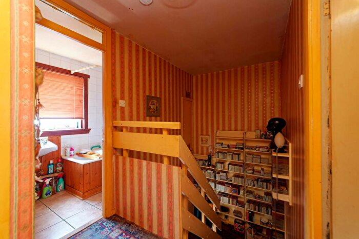 3 Bedroom Terraced House For Sale In Mossbank, Livingston, EH54