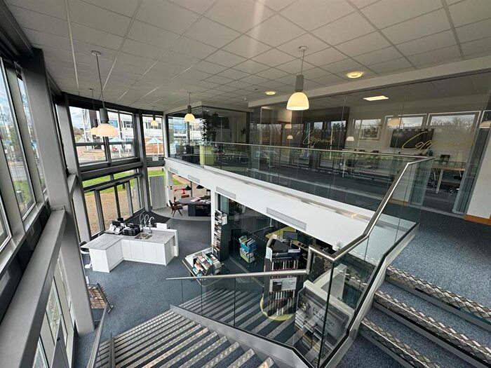 Commercial Property To Rent In Office Space - Boscombe Road, Dunstable, LU5