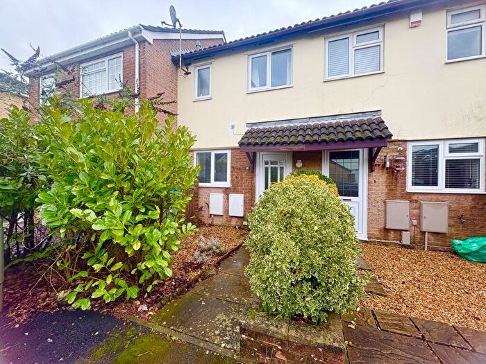 2 Bedroom House To Rent In Bluebell Cose, Locks Heath, SO31