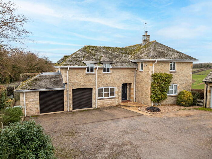 4 Bedroom Detached House For Sale In Deenethorpe, Corby, Northamptonshire, NN17