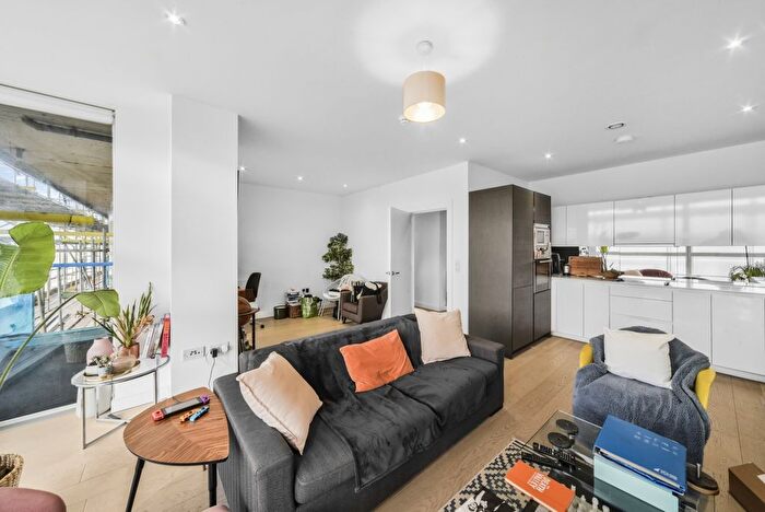 1 Bedroom Flat To Rent In River Gardens Walk, London, SE10