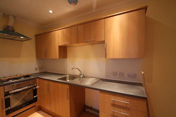 Flat To Rent In Dover Road, Northfleet, Gravesend, Kent, DA11