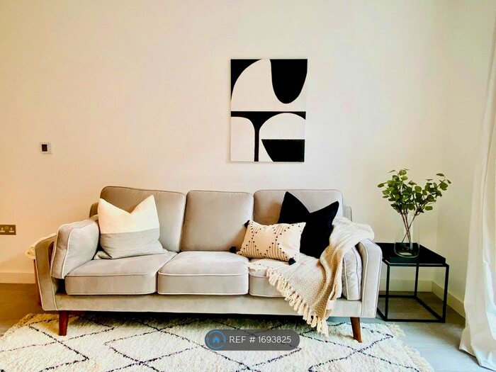 3 Bedroom Flat To Rent In Madison Way, London, E20