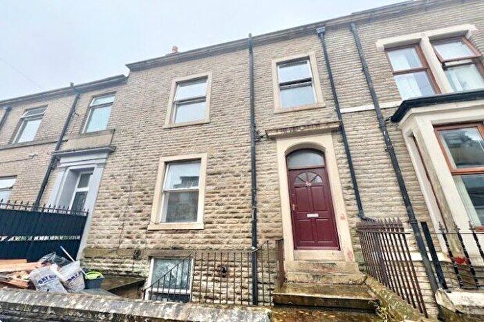3 Bedroom Terraced House To Rent In Rhodes Street, Halifax, HX1