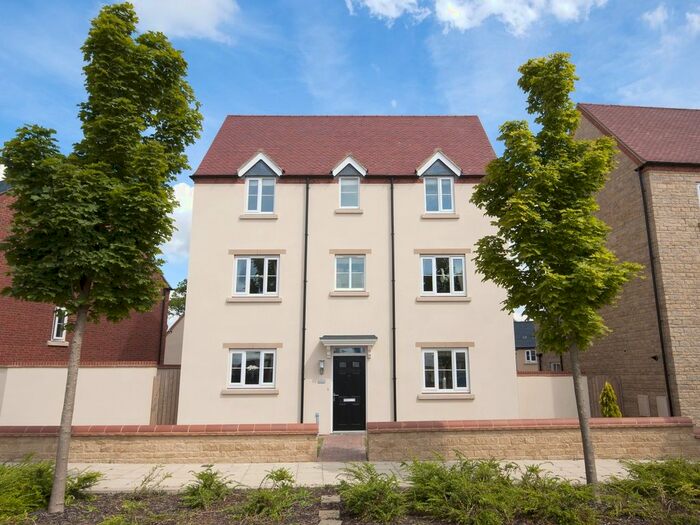 4 Bedroom Detached House To Rent In Whitelands Way, Bicester, OX26