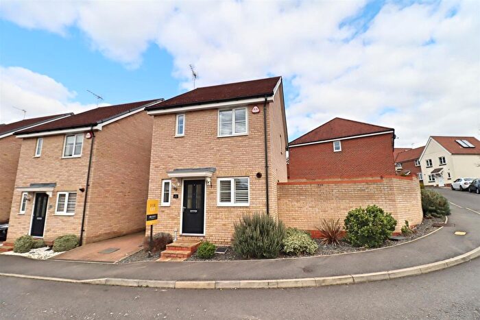 2 Bedroom Detached House To Rent In Bamboo Crescent, Braintree, CM7