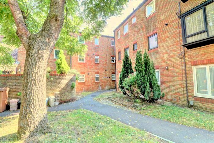 1 Bedroom Flat To Rent In Baron Ct, Stevenage, SG1