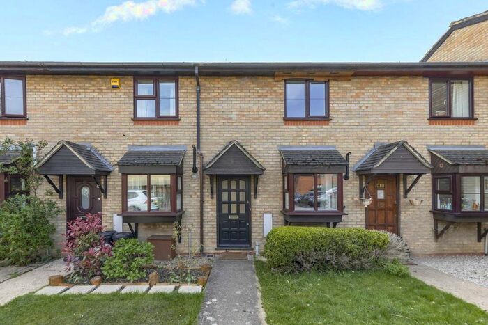 2 Bedroom Property To Rent In Bowman Mews, London, SW18