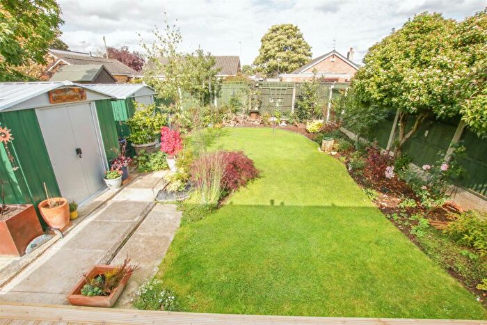 2 Bedroom Semi-Detached Bungalow For Sale In Amberley Rise, Skellow, Doncaster, DN6