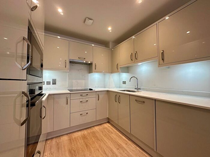 1 Bedroom Retirement Property For Sale In High Street North, Poole, Bournemouth Christchurch Poole, BH15