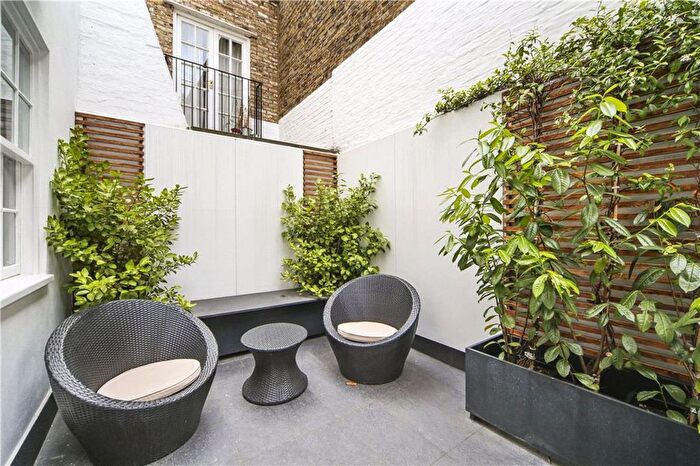 2 Bedroom Flat To Rent In York Street, London, W1H