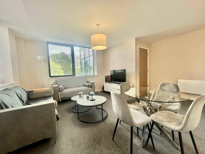 2 Bedroom Apartment To Rent In Sandringham House, Salford, M5