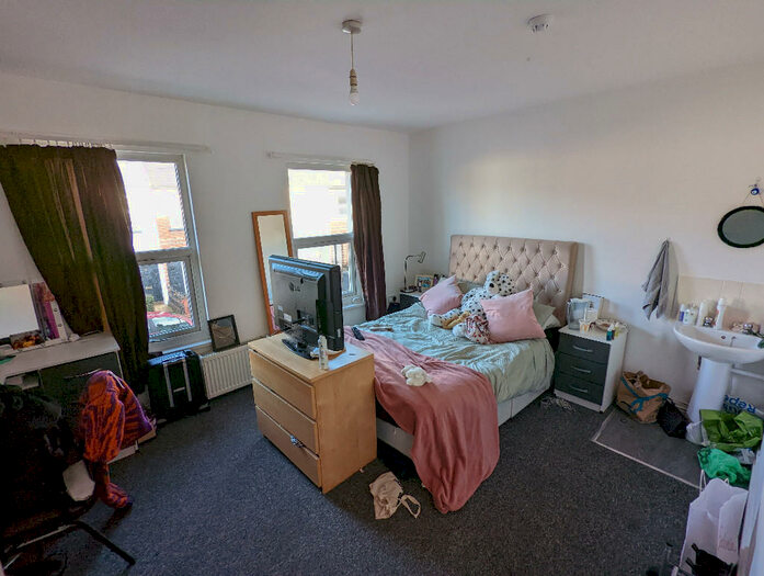 6 Bedroom Terraced House To Rent In De Beauvoir Road, Reading, Berkshire, RG1