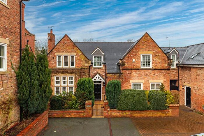 4 Bedroom Link Detached House For Sale In Strathalyn, Rossett, Wrexham, LL12