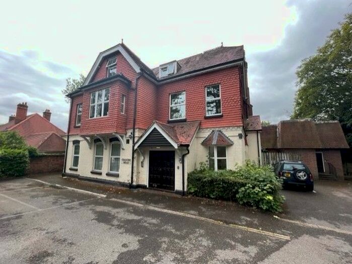 1 Bedroom Flat To Rent In Bereweeke Road, Winchester, SO22